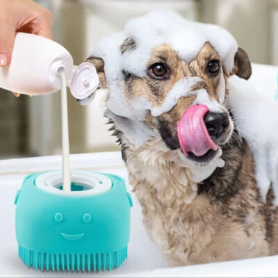 brosse pour chien - réservoire intégré pour shampoing