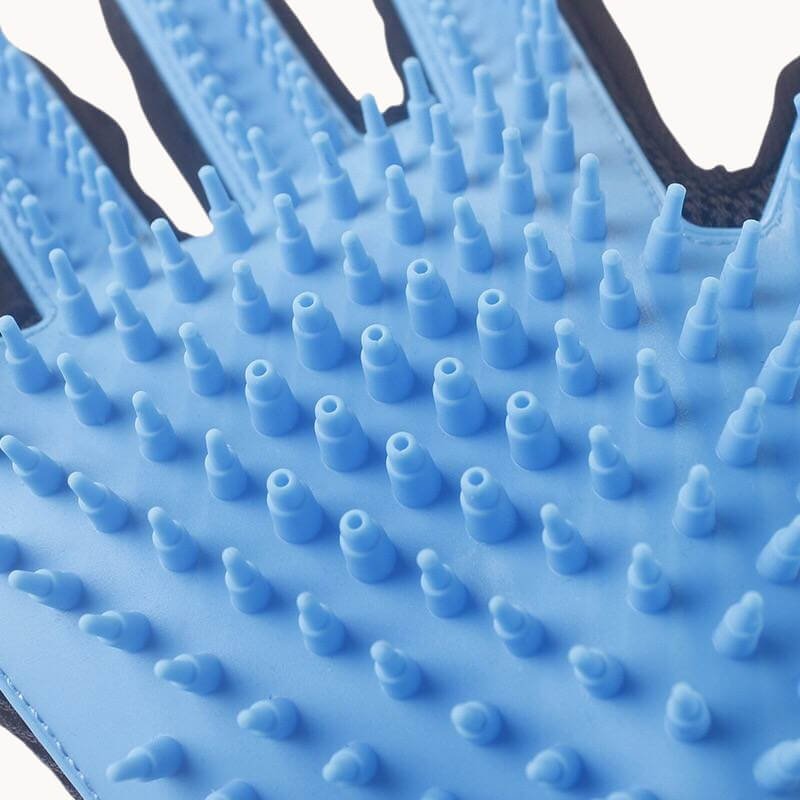 gant de toilettage - trous de passage d'eau