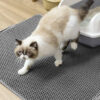 tapis chat litiÃ¨re - chat marche sur le tapis de litiÃ¨re gris